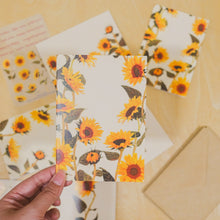 Load image into Gallery viewer, Sunflower Fields Greeting Card Set